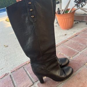 Long black boots with buttons and a midi heel, women’s size 8
